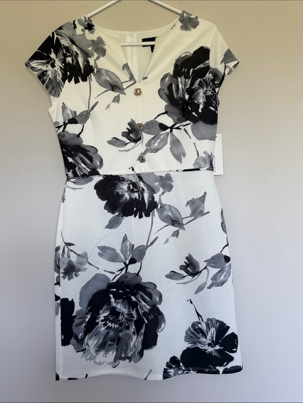 NWT Stella & Julie Black White Gray Floral Dress size 10